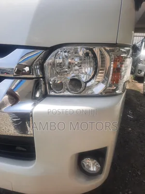 Toyota HiAce 2018 White