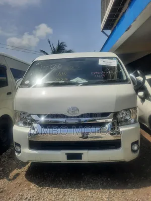 Toyota HiAce 2018 White
