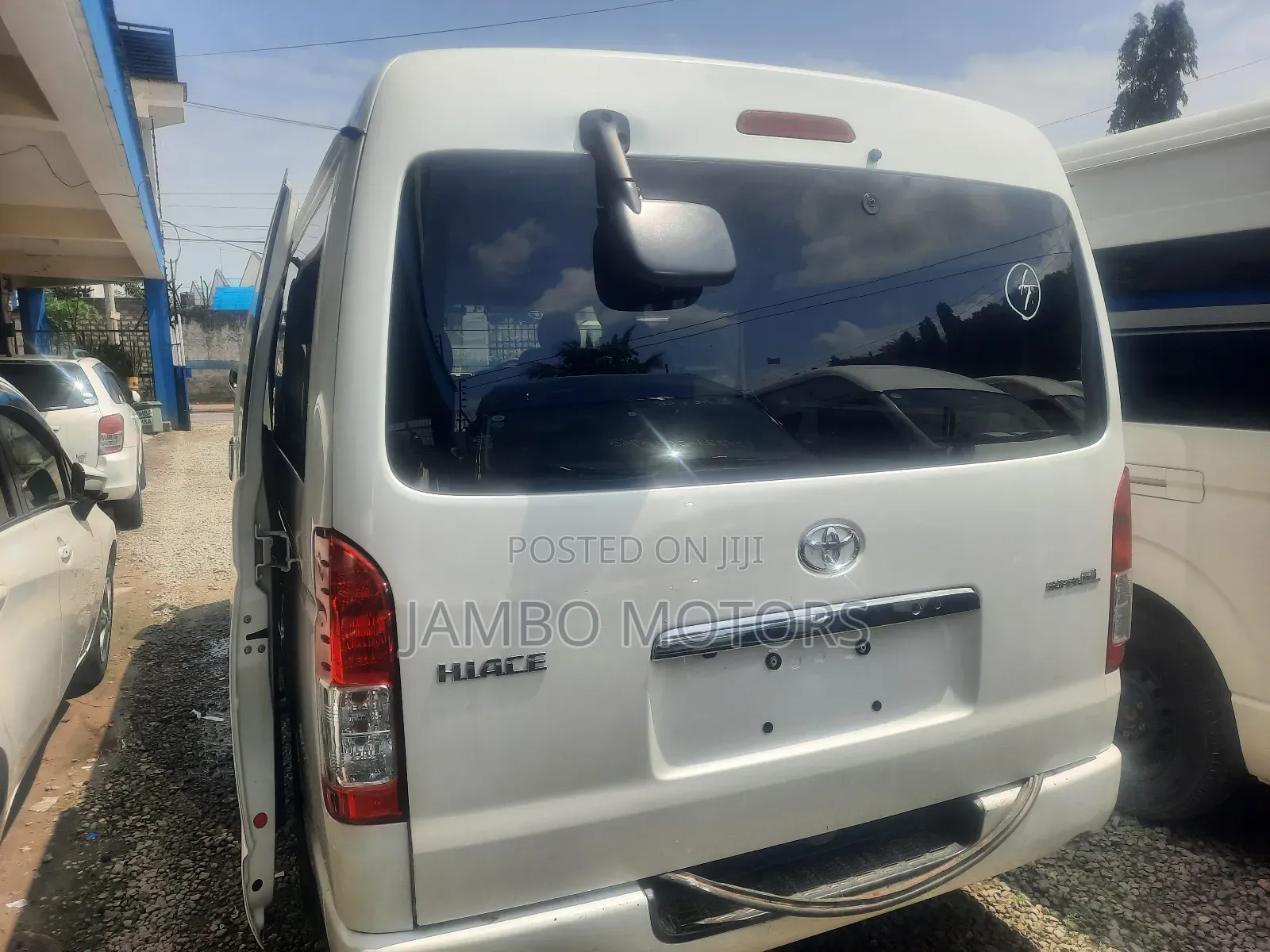 Toyota HiAce 2018 White