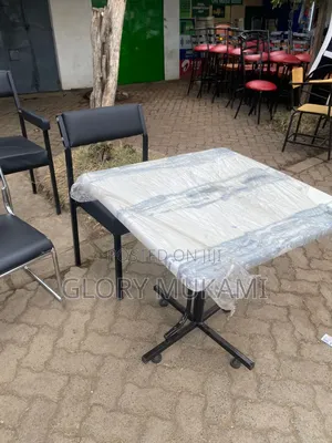 Rrestaurants and Bar Table