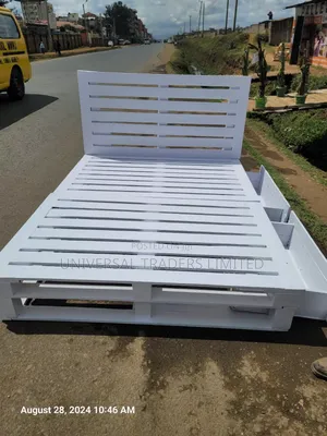 White Pallet Bed With Big Storage