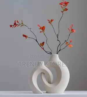White 2 in 1 Circular Hollow Vase