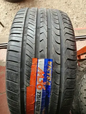 275 /45 R19 Maxxis.