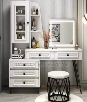European Modern Dressing Table With LED Lights