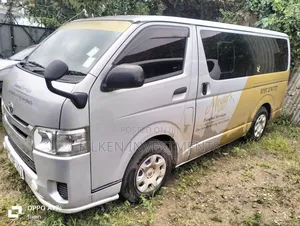 Toyota HiAce 2016 Silver