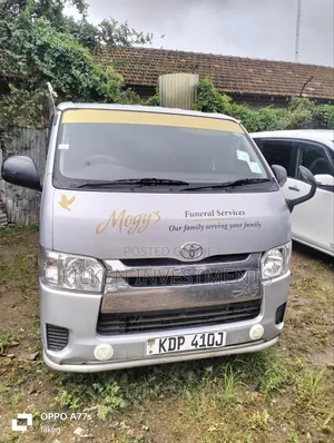 Toyota HiAce 2016 Silver