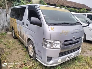 Toyota HiAce 2016 Silver