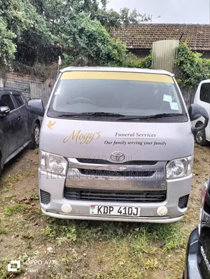 Toyota HiAce 2016 Silver