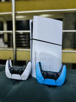 Ps5 Slim With 2 Controllers (Ex Uk)