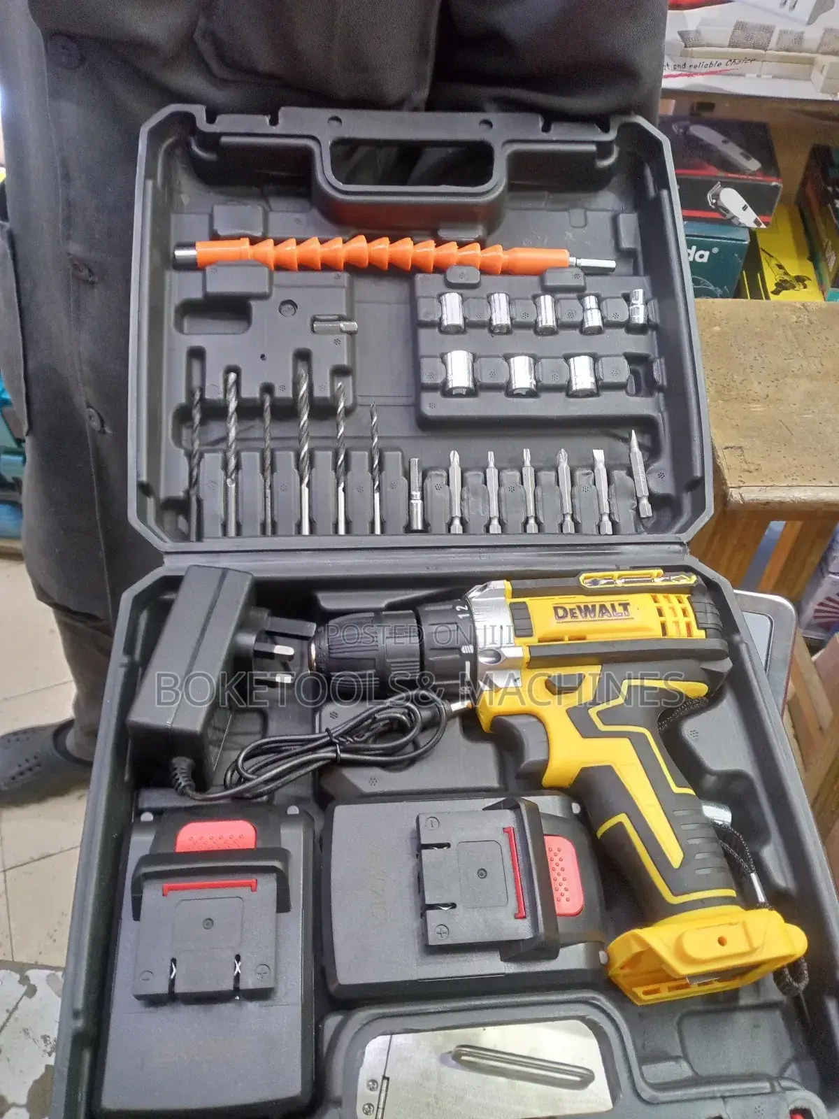 Dewalt Cordless 26V Drill Set