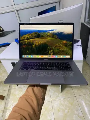 Laptop Apple MacBook Pro 2018 32GB Apple M1 Pro SSD 1T