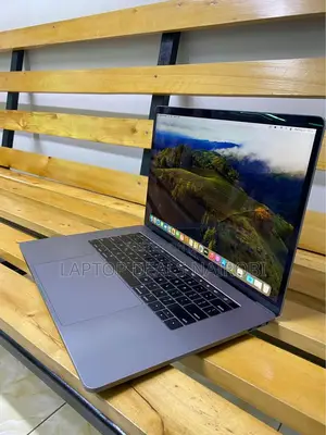 Laptop Apple MacBook Pro 2018 32GB Apple M1 Pro SSD 1T