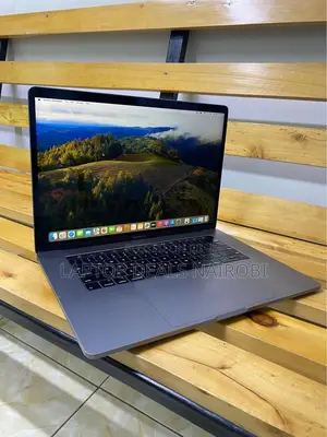 Laptop Apple MacBook Pro 2018 32GB Apple M1 Pro SSD 1T