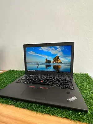 Laptop Lenovo ThinkPad X270 8GB Intel Core I7 SSD 256GB