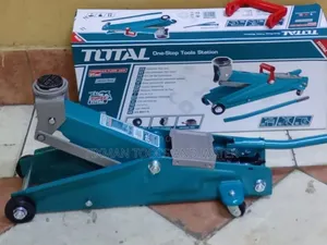 Total Hydraulic Floor Jack 3 Ton