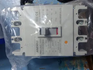 McCb 4pole <>Andeli 4pole McCb