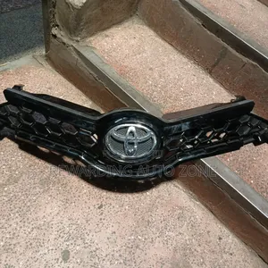 Auris 2017 Sport Grille.