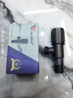 Valdeno Heavy Angle Valve Black