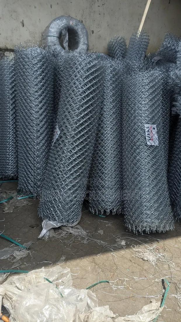 Twisted Edges Heavy Gauge Chainlinks, All Gauges