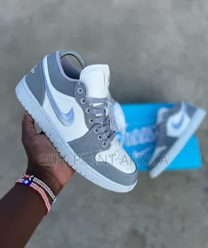 Air Jordan 1 Low-Cut Unisex Sneakers