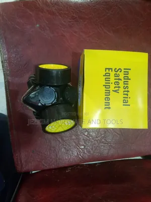 Gas Mask / Respirator Mask