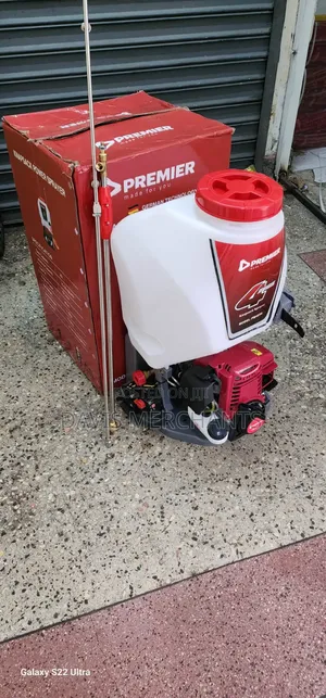 Knapsack Sprayer With Extra Accessories and 4stroke Engine