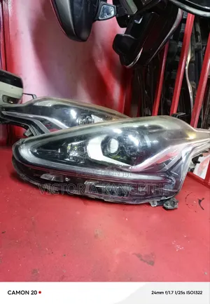 Sienta New Model 2015 Headlight Zenon Available