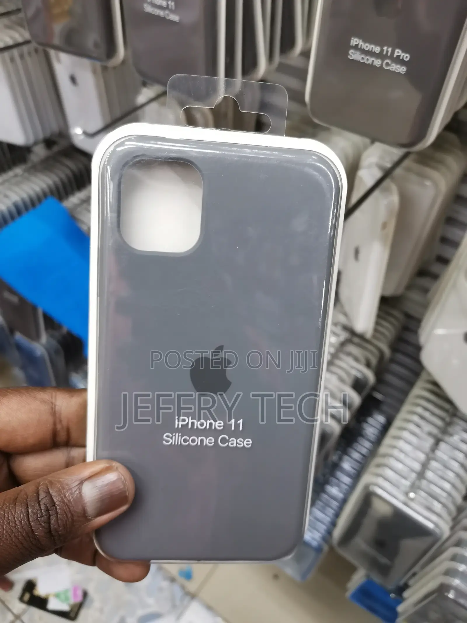 iPhone 11 Silicon Case (Gray)
