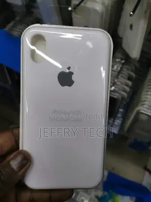 iPhone X/Xs Liquid White Silicone With Logo Case