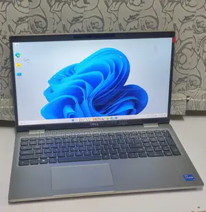 Laptop Dell Latitude 5530 16GB Intel Core I7 SSD 512GB