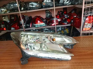 Note 2014 RHS Ex-Japan Nonzenon Clear Headlight