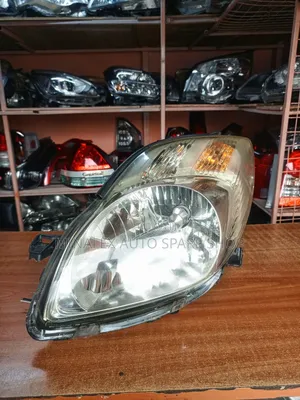 Vitz 2008/2010 Zenon Headlights Complete With Computer Bulbs