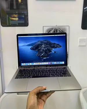 Laptop Apple MacBook Pro 2017 16GB Intel Core I7 SSD 256GB