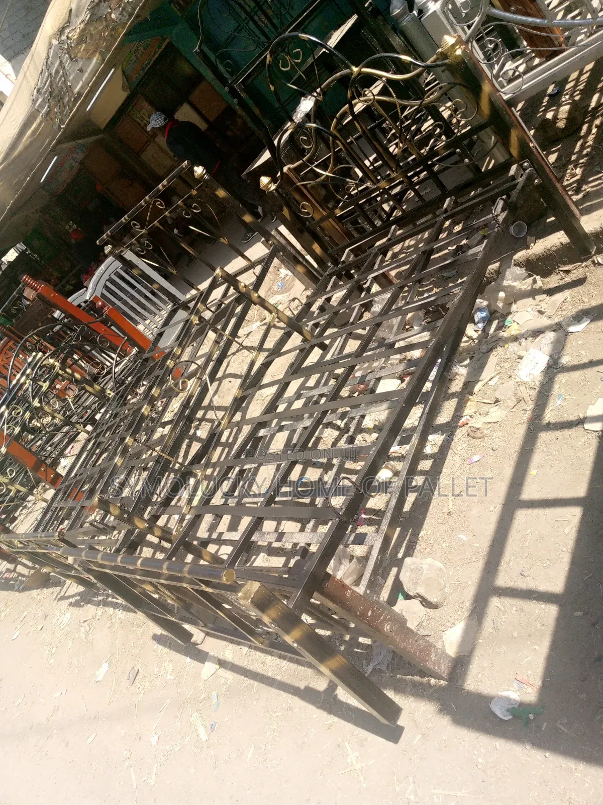 4*6 Metallic Bed