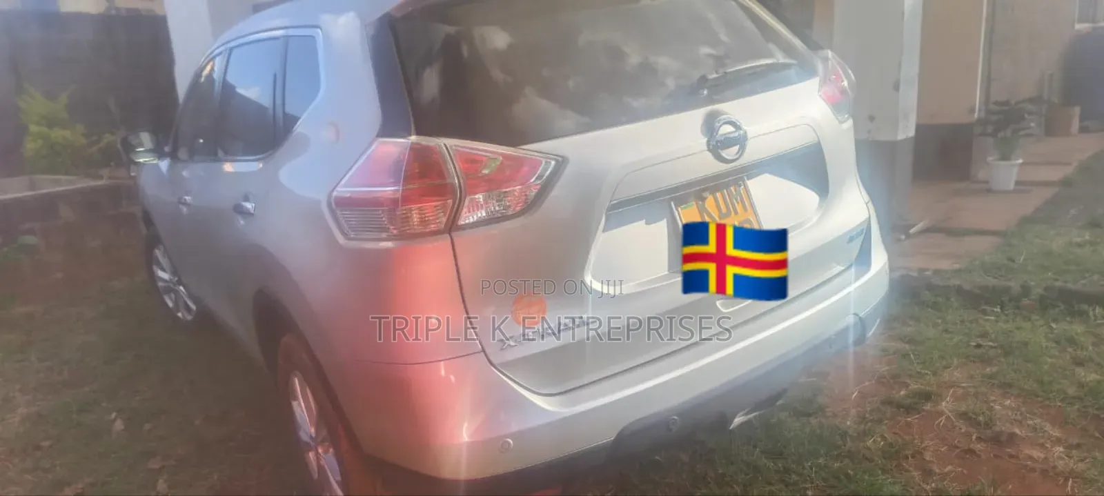 Mini SUV Xtrail for Hire