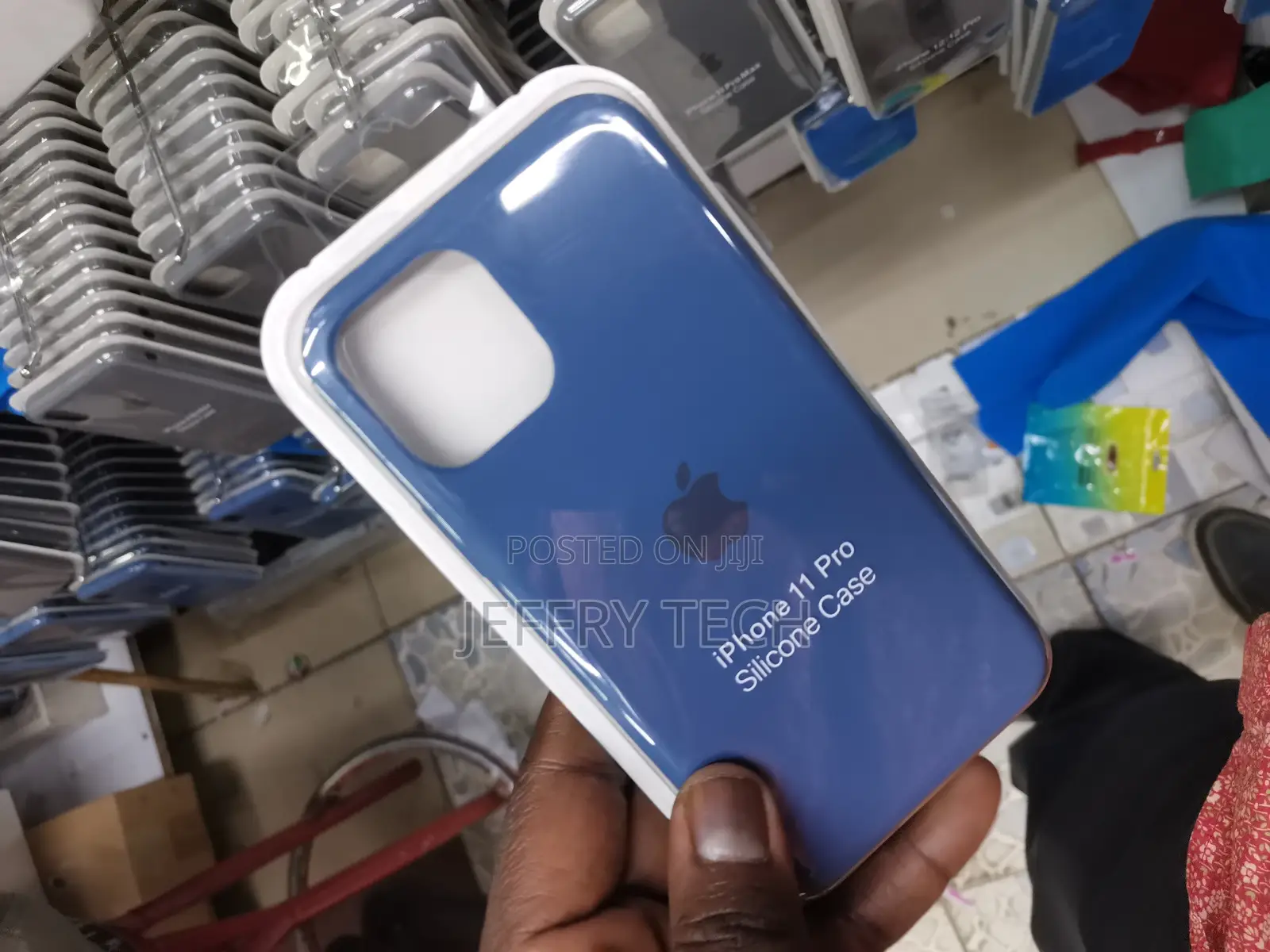 Apple Silicone Case for iPhone 11 Pro - Alaskan Blue