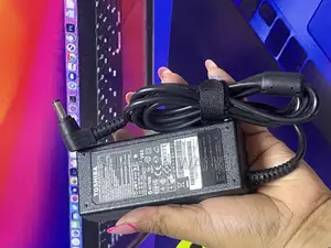 Brandnew Original Toshiba Adapter 19v 3.42 and 19v 4.7A