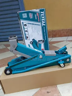 Total Brand New Floor Jack 3T Plus Handle