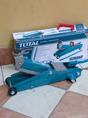 Total Durable Hydraulic Floor Jack 3ton With Handle