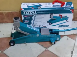 Total Wheeled Hydraulic Floor Jack 3T