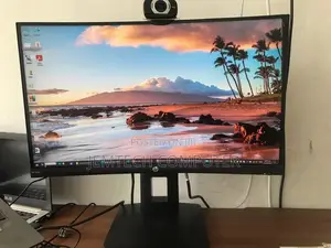 ~HP X24c 23.6" FHD Curved Gaming Monitor^^HP X24c