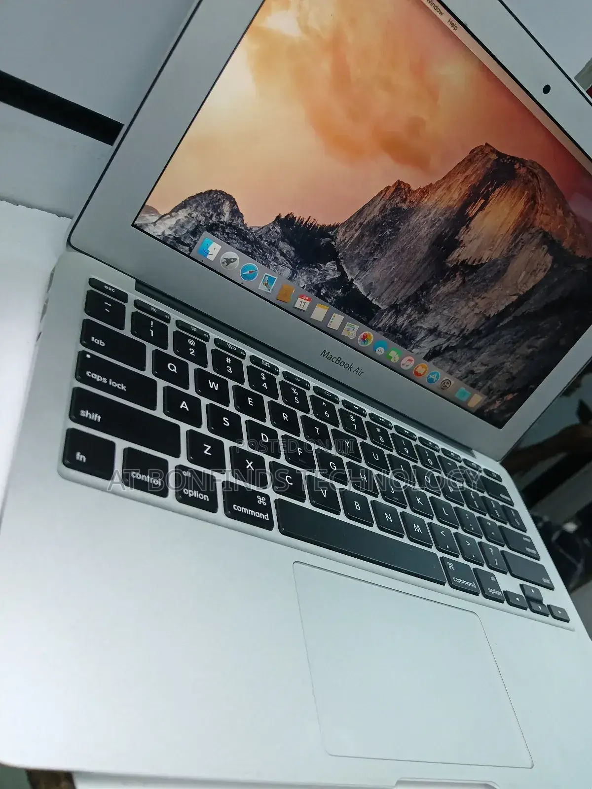 Laptop Apple MacBook Air 4GB Intel Core I5 SSD 128GB