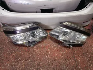 Toyota Voxy Xenon Headlights Assembly(R80, 2014_2017 Model)
