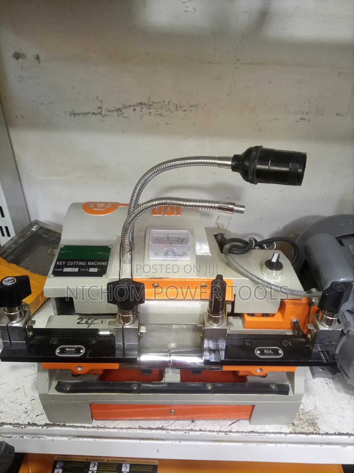 Long Lasting Digital/Electric Key Cutting Machine