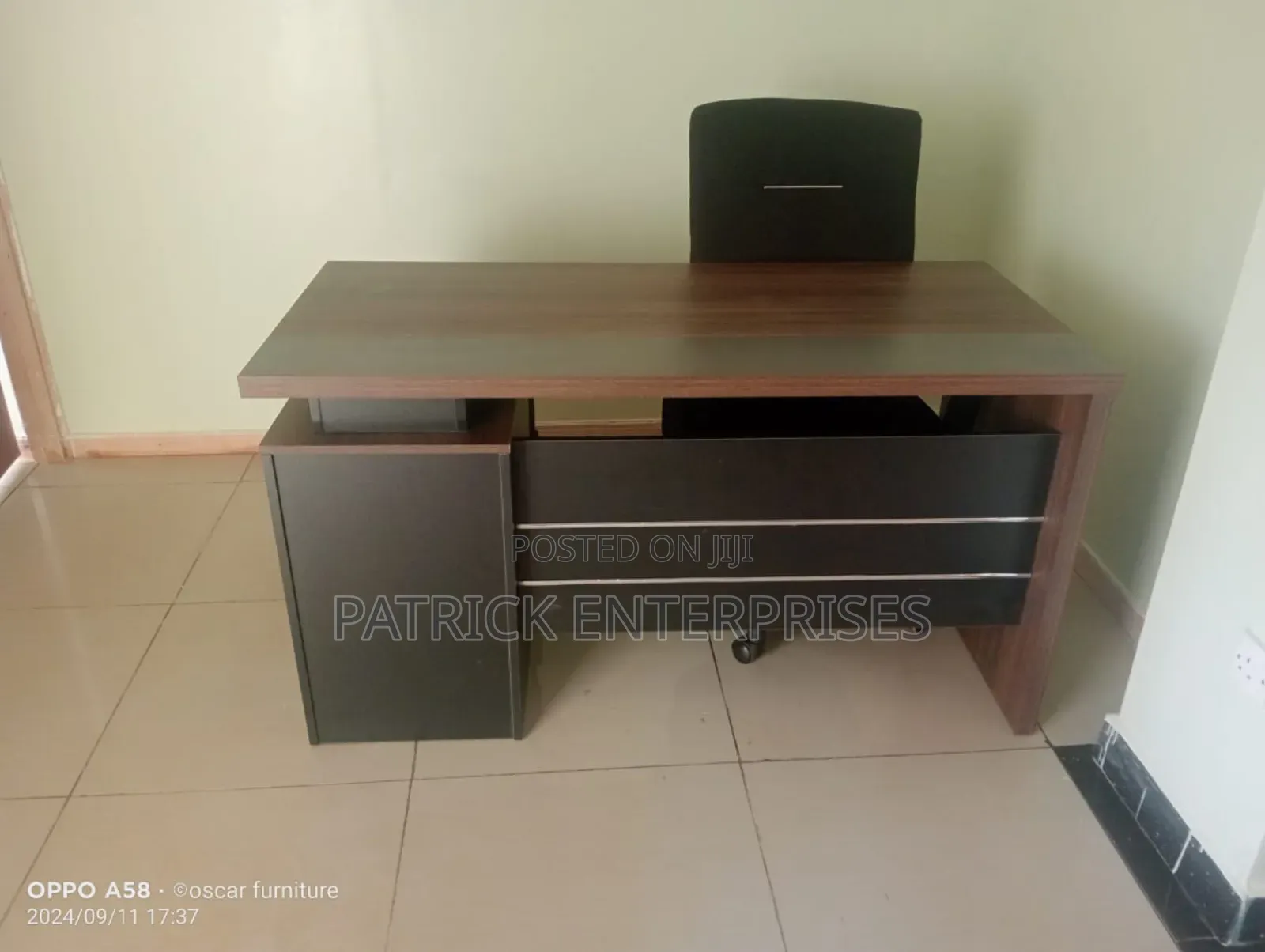 Executive Imported Office Desk 1.4 Mtrs