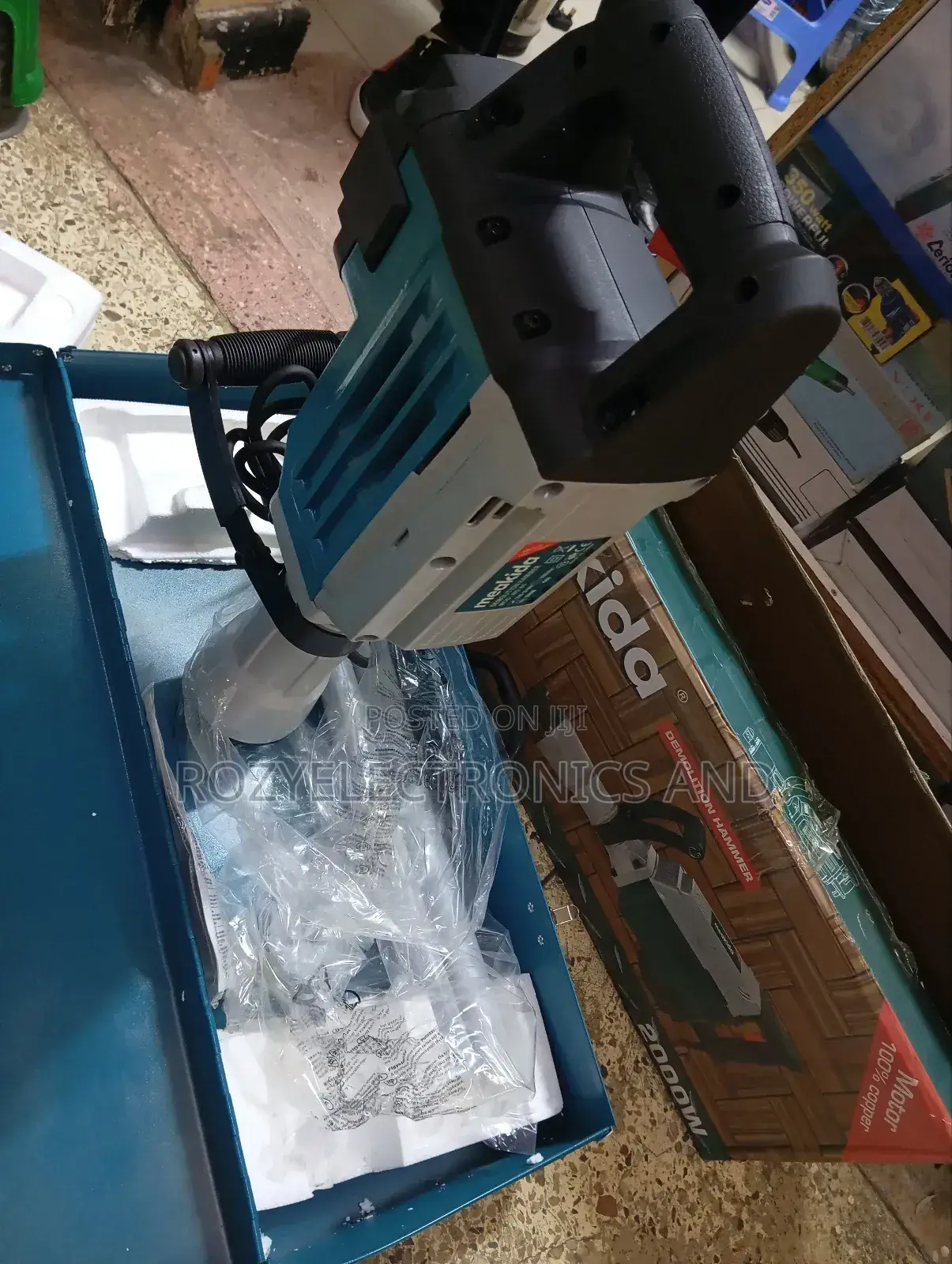 Makita Demolisher 2000 Watts