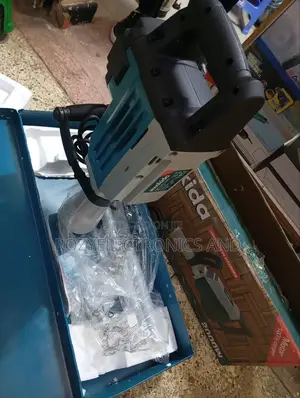 Makita Demolisher 2000 Watts