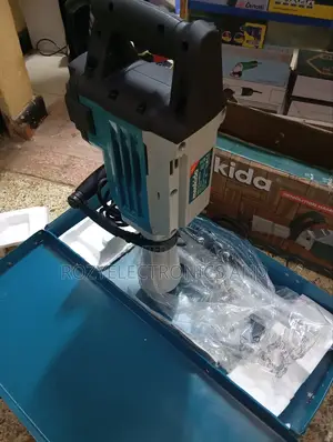 Makita Demolisher 2000 Watts