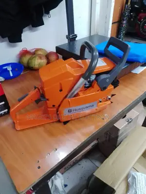 Powerful 272xp Husqvarna Powersaw