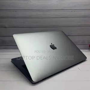 Laptop Apple MacBook Pro 2017 8GB Intel Core I5 SSD 256GB